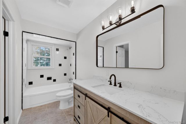 2 Blue Hills Court, Saugerties, NY 12477