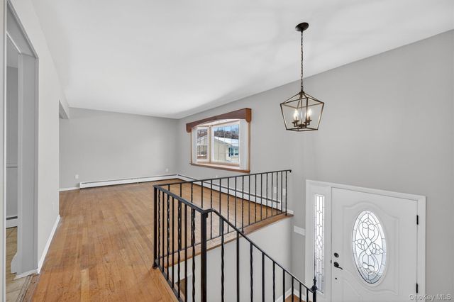 2 Blue Hills Court, Saugerties, NY 12477