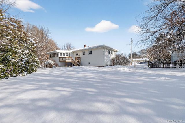 2 Blue Hills Court, Saugerties, NY 12477