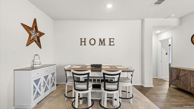 424 Chaco Loop, Seguin, TX 78155