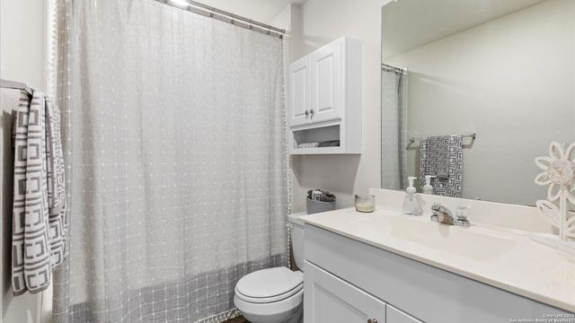 424 Chaco Loop, Seguin, TX 78155