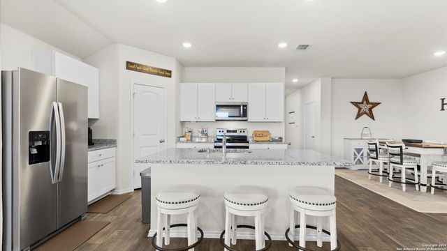 424 Chaco Loop, Seguin, TX 78155