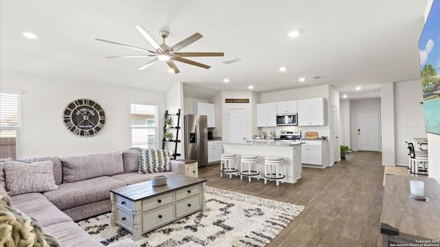 424 Chaco Loop, Seguin, TX 78155