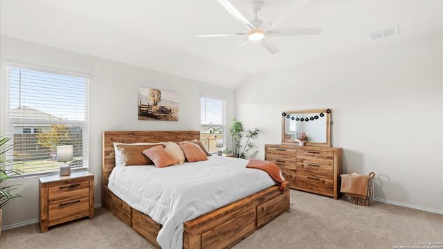 424 Chaco Loop, Seguin, TX 78155