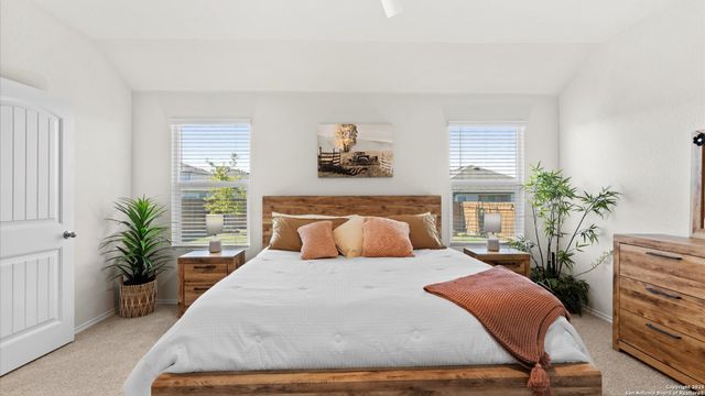 424 Chaco Loop, Seguin, TX 78155