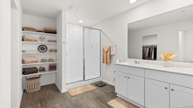 424 Chaco Loop, Seguin, TX 78155