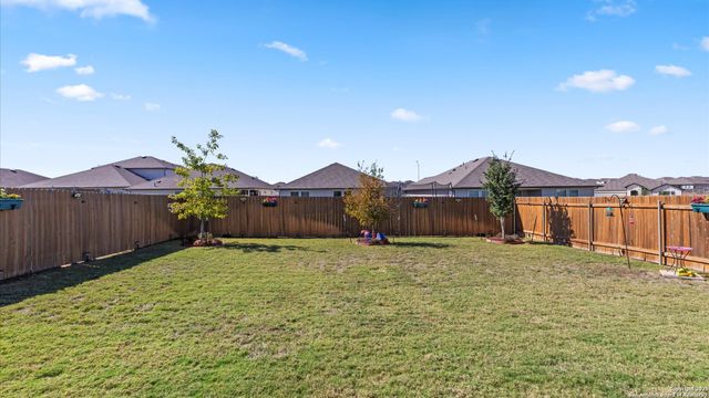 424 Chaco Loop, Seguin, TX 78155