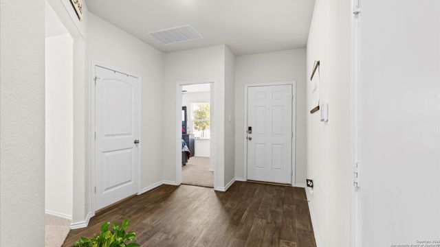 424 Chaco Loop, Seguin, TX 78155