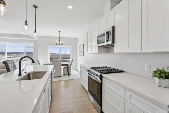 2411 Bluestem Crossing, Prairie Du Sac, WI 53578