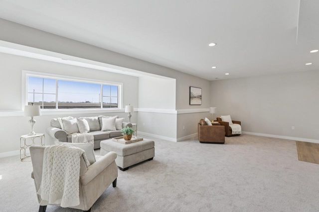 2411 Bluestem Crossing, Prairie Du Sac, WI 53578