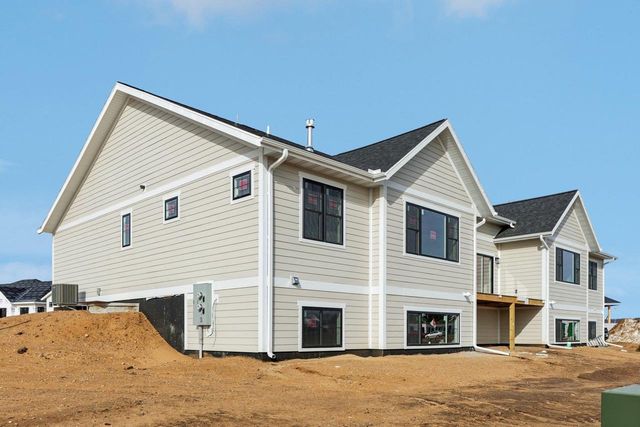 2411 Bluestem Crossing, Prairie Du Sac, WI 53578