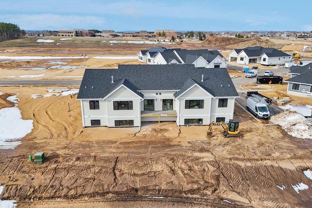 2411 Bluestem Crossing, Prairie Du Sac, WI 53578