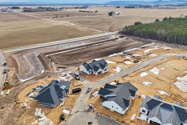 2411 Bluestem Crossing, Prairie Du Sac, WI 53578