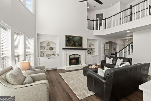 500 Lakeview Court, Woodstock, GA 30188
