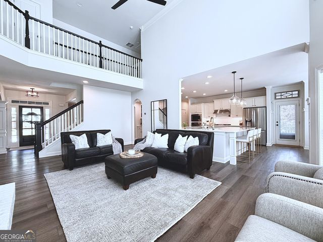 500 Lakeview Court, Woodstock, GA 30188