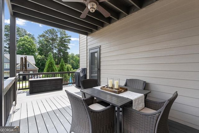 500 Lakeview Court, Woodstock, GA 30188