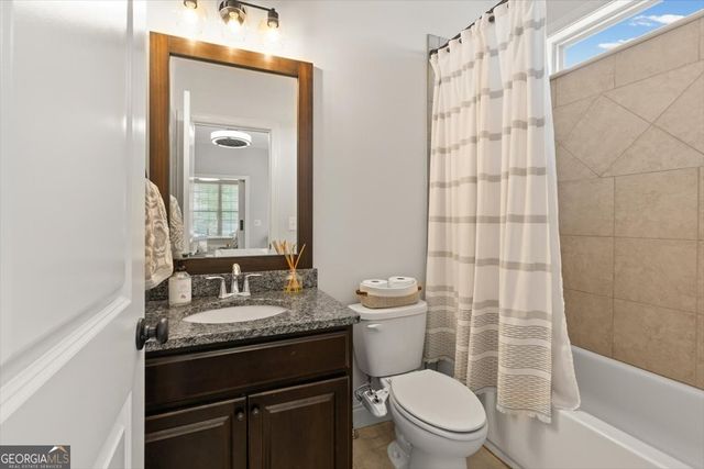 500 Lakeview Court, Woodstock, GA 30188