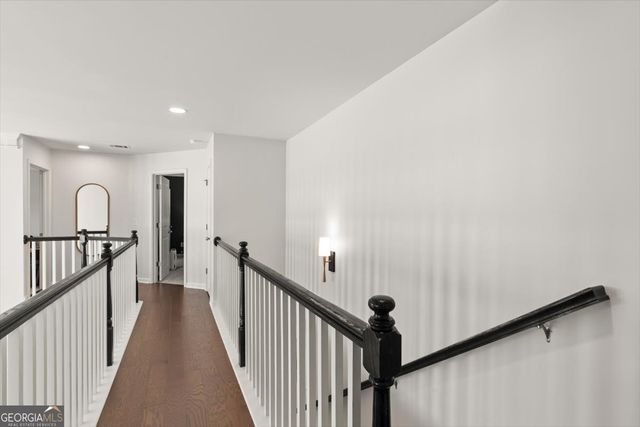 500 Lakeview Court, Woodstock, GA 30188