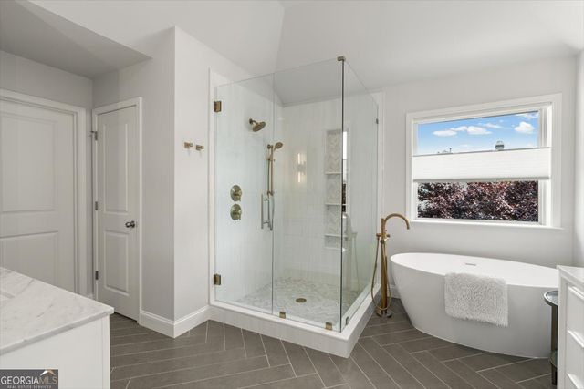 500 Lakeview Court, Woodstock, GA 30188