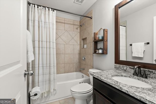 500 Lakeview Court, Woodstock, GA 30188