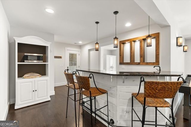 500 Lakeview Court, Woodstock, GA 30188
