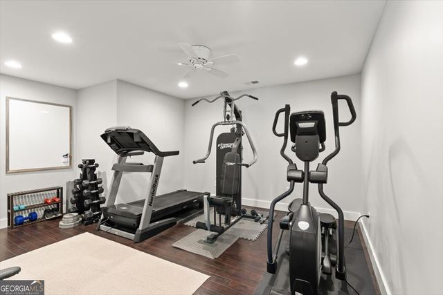500 Lakeview Court, Woodstock, GA 30188