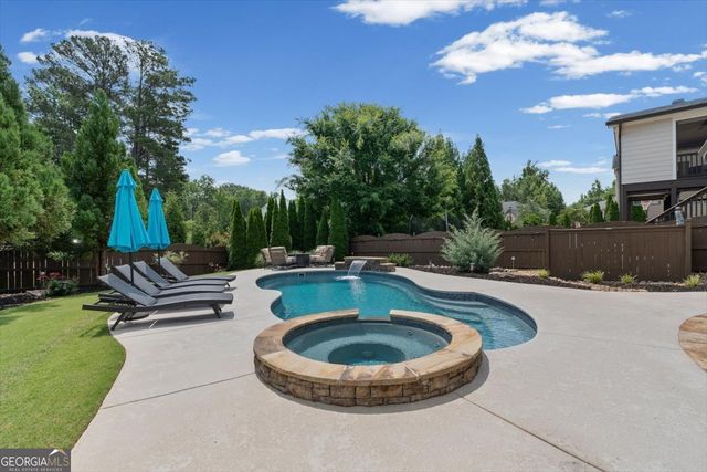 500 Lakeview Court, Woodstock, GA 30188