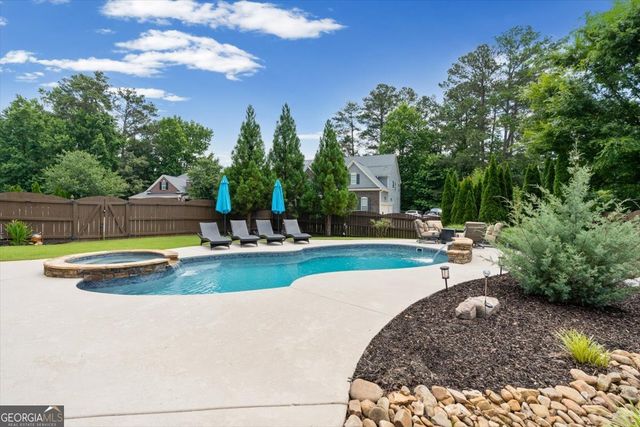 500 Lakeview Court, Woodstock, GA 30188