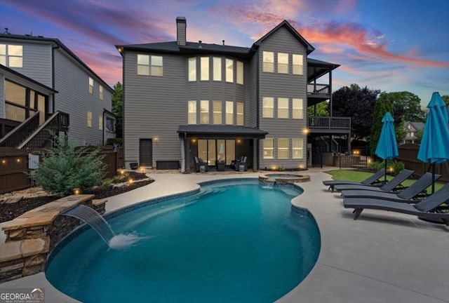 500 Lakeview Court, Woodstock, GA 30188