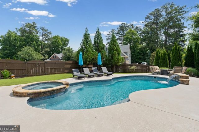 500 Lakeview Court, Woodstock, GA 30188