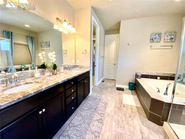 7215 Rim Bluff Lane, Colorado Springs, CO 80927