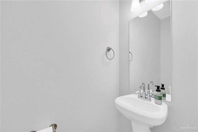 1312 Yale Avenue, Mcallen, TX 78504