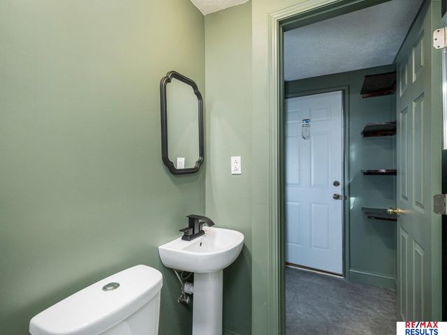 1341 S 27 Street, Omaha, NE 68105