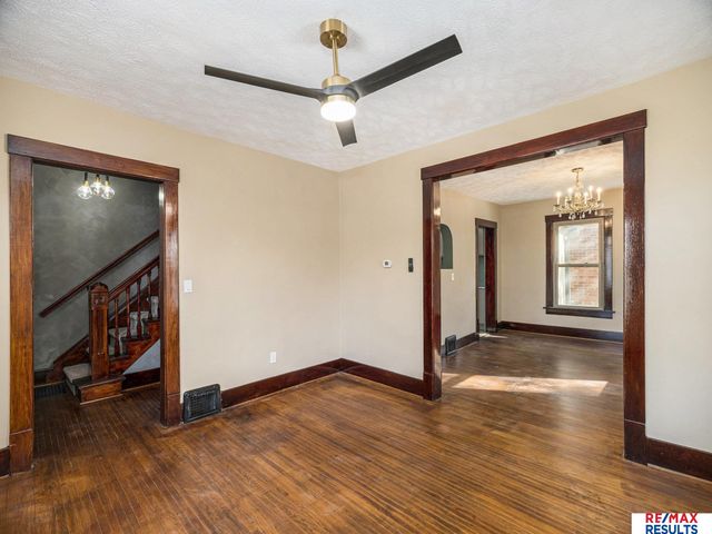 1341 S 27 Street, Omaha, NE 68105