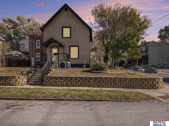1341 S 27 Street, Omaha, NE 68105