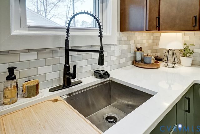 9404 Minna Dr, Henrico, VA 23229