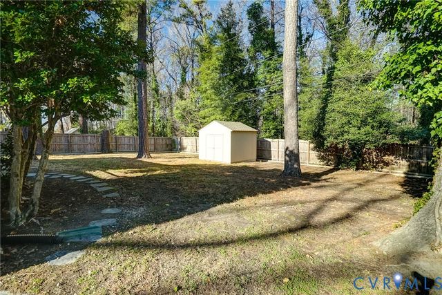 9404 Minna Dr, Henrico, VA 23229