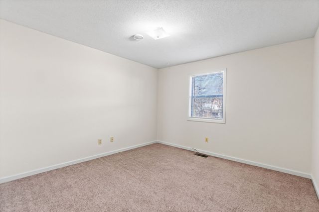 112 Stephanie Dr Apt B, Clarksville, TN 37042