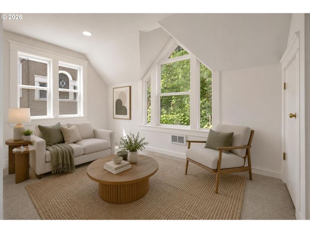 2372 Nw GLISAN St 6, Portland, OR 97210