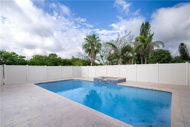 882 Gilbert Street, Sebastian, FL 32958