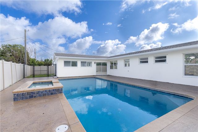 882 Gilbert Street, Sebastian, FL 32958