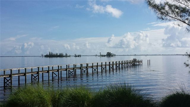 882 Gilbert Street, Sebastian, FL 32958