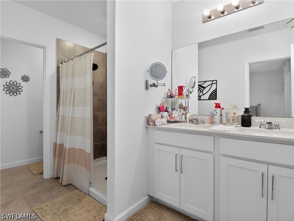 Image 23 of property listing at 1672 Lake Jessup CIR, Cape Coral, FL 33909