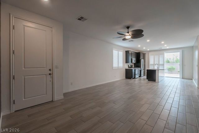 8243 Vino Merlot Avenue, Las Vegas, NV 89113