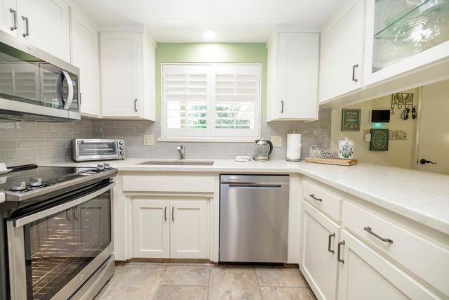 3836 Hillsboro Ct, Modesto, CA 95356