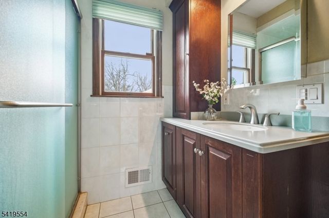 167 Newbrook Lane, Springfield Twp., NJ 07081