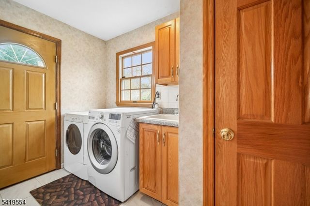 167 Newbrook Lane, Springfield Twp., NJ 07081