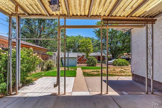 2690 Hollywood Dr, Pueblo, CO 81005