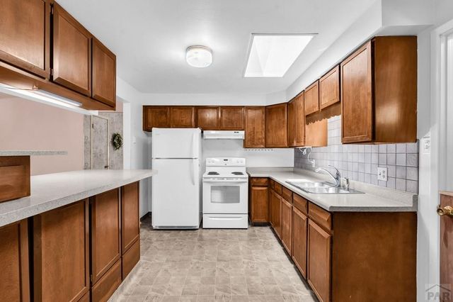 2690 Hollywood Dr, Pueblo, CO 81005