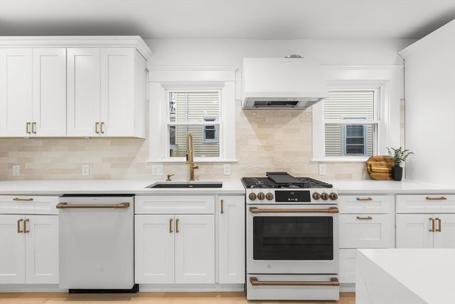 22 Prescott Street 1, Salem, MA 01970